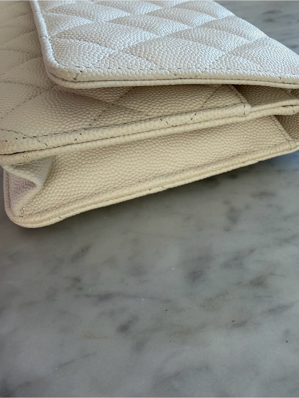 Chanel White Wallet on chain - Authentic - Picture 4 of 16